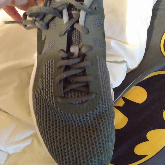 Nikes - Picture 2 of 2